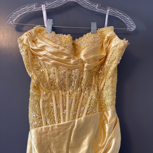 Sherri Hill Dress needs TLC (sold as is) prom/sweet 16 - Picture 1 of 14